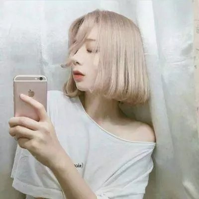 踉跄女孩